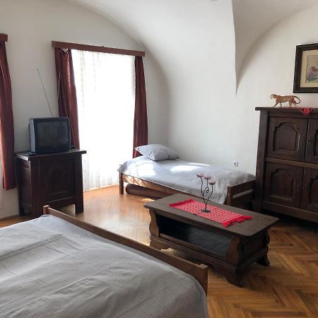 Apartman Becsi Utca شوبرون المظهر الخارجي الصورة