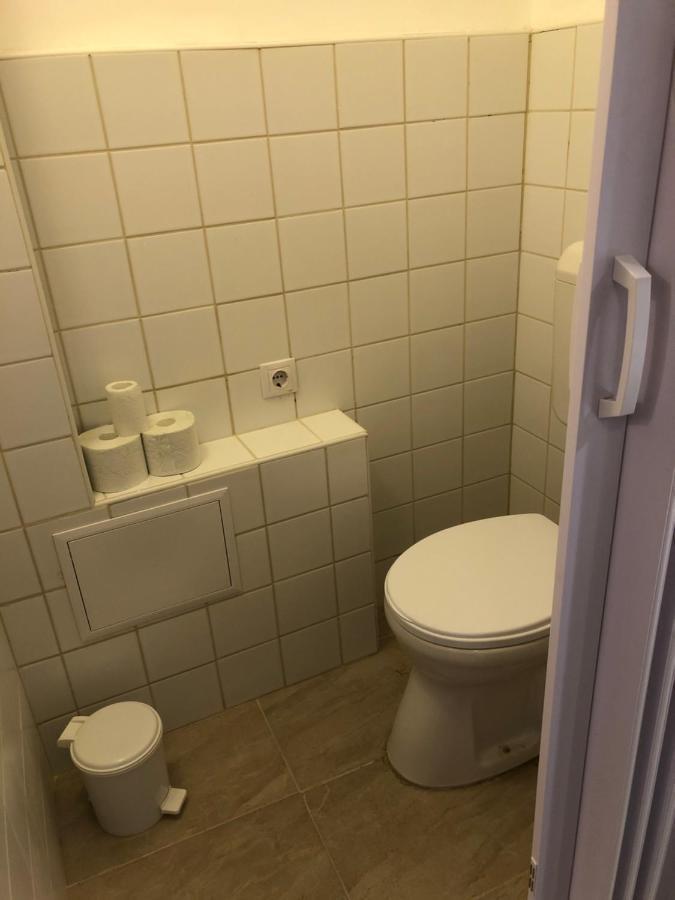 Apartman Becsi Utca شوبرون المظهر الخارجي الصورة