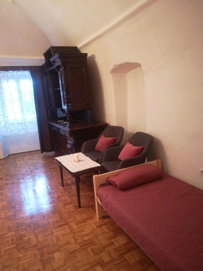 Apartman Becsi Utca شوبرون المظهر الخارجي الصورة