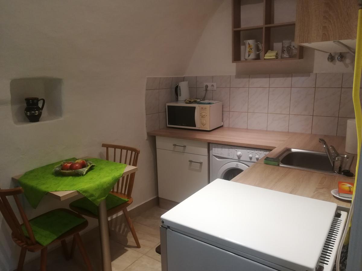 Apartman Becsi Utca شوبرون المظهر الخارجي الصورة